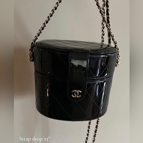 Chanel Black Allure Patent Vanity 2020 - Picture 2 of 6